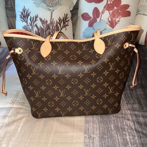 SOLD Louis Vuitton Monogram Neverfull MM Handbag - Picture 4 of 15